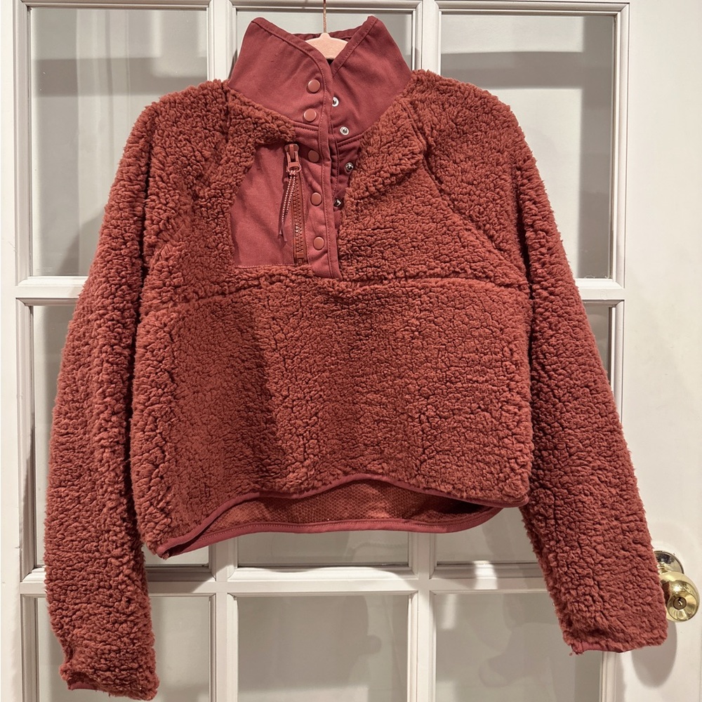 💘FOREVER 21, snap front boxy Sherpa pullover💘